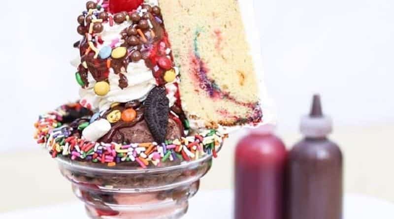 Dessert bar with ice cream opened in Rock Center