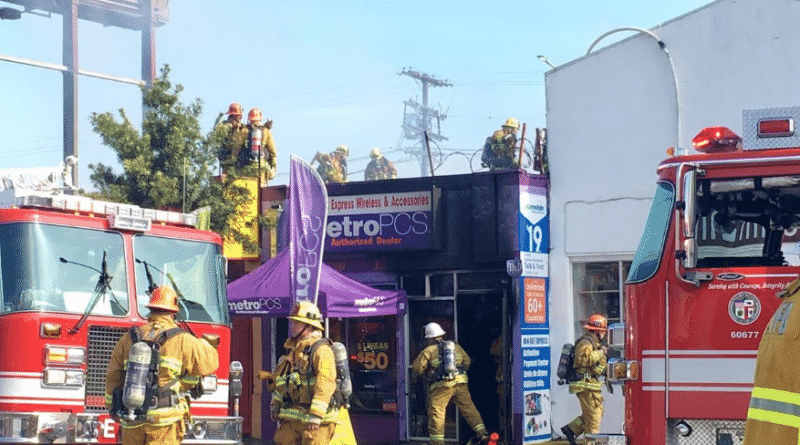 Fire in commercial complex of Los Angeles has not done without victims