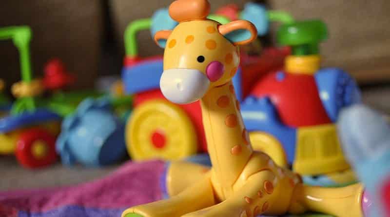 In new York require a ban of the use of toxic substances in the manufacture of toys