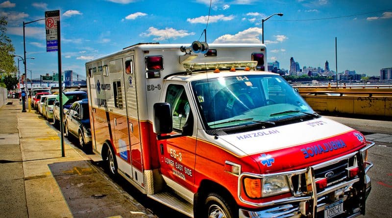 Man sues because he did not stop to jump out of the ambulance