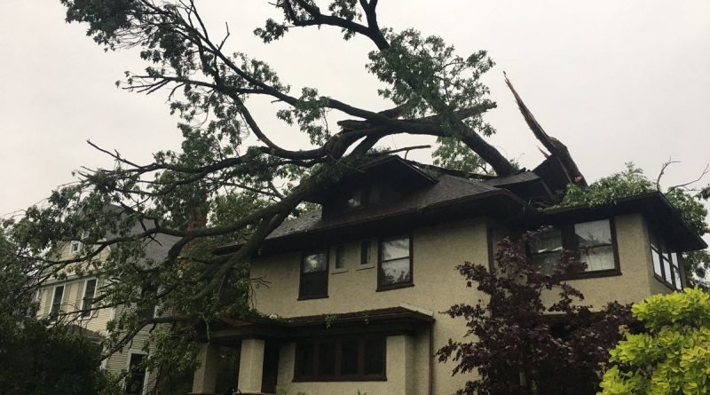 In Illinois swept a devastating vertical storm (photos)