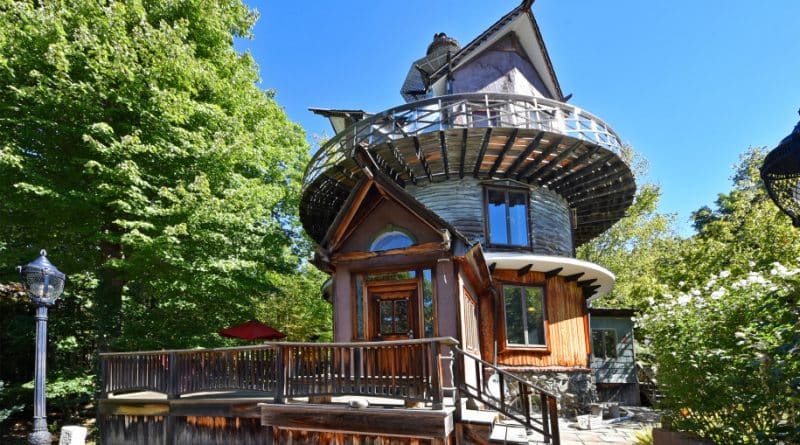 The psychedelic house in new York for sale (photos)