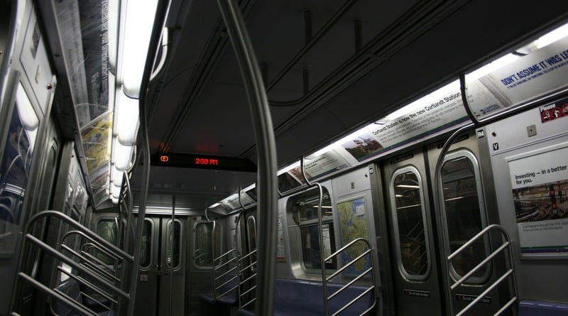 In new York city a subway train derailed: there are victims
