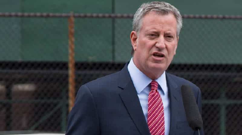 De Blasio signed the law on the rights of workers fast-food