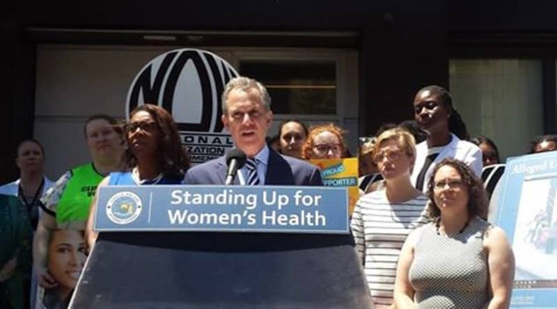 Residents of new York protect against aggressive opponents of abortion