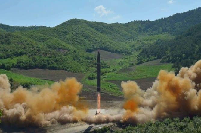North Korea launched a ballistic missile: the reaction of the trump