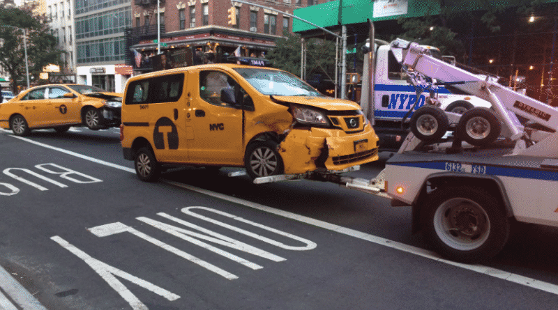 In new York faced 2 taxi: at the time of the accident suffered a year-old child
