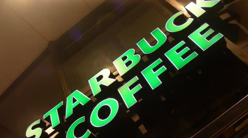 Brave client saved the Starbucks robbery: video