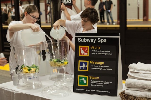 The platform of the new York subway turned into a Spa (photo, video)