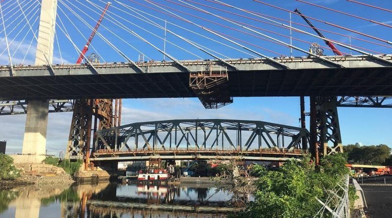 In new York began dismantling the Kosciuszko Bridge