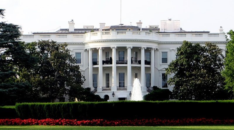 How to earn the White house staff?