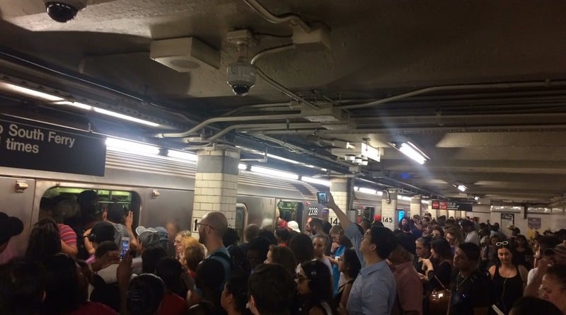 A fire in the subway in Manhattan: some of the lines closed
