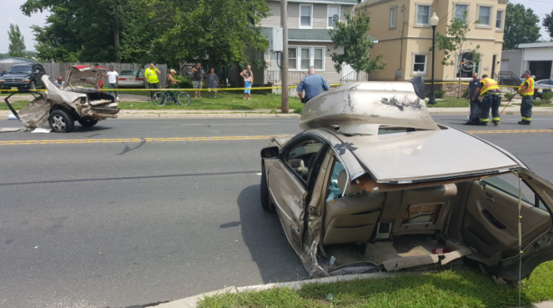 During an accident in new Jersey car ripped in half: 4 people injured