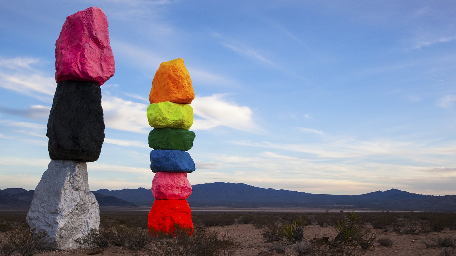 Traveling in USA: the Seven magic mountains, Nevada