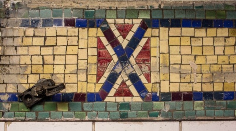 In metro new York will change the mosaic of the century, similar to the Confederate flag