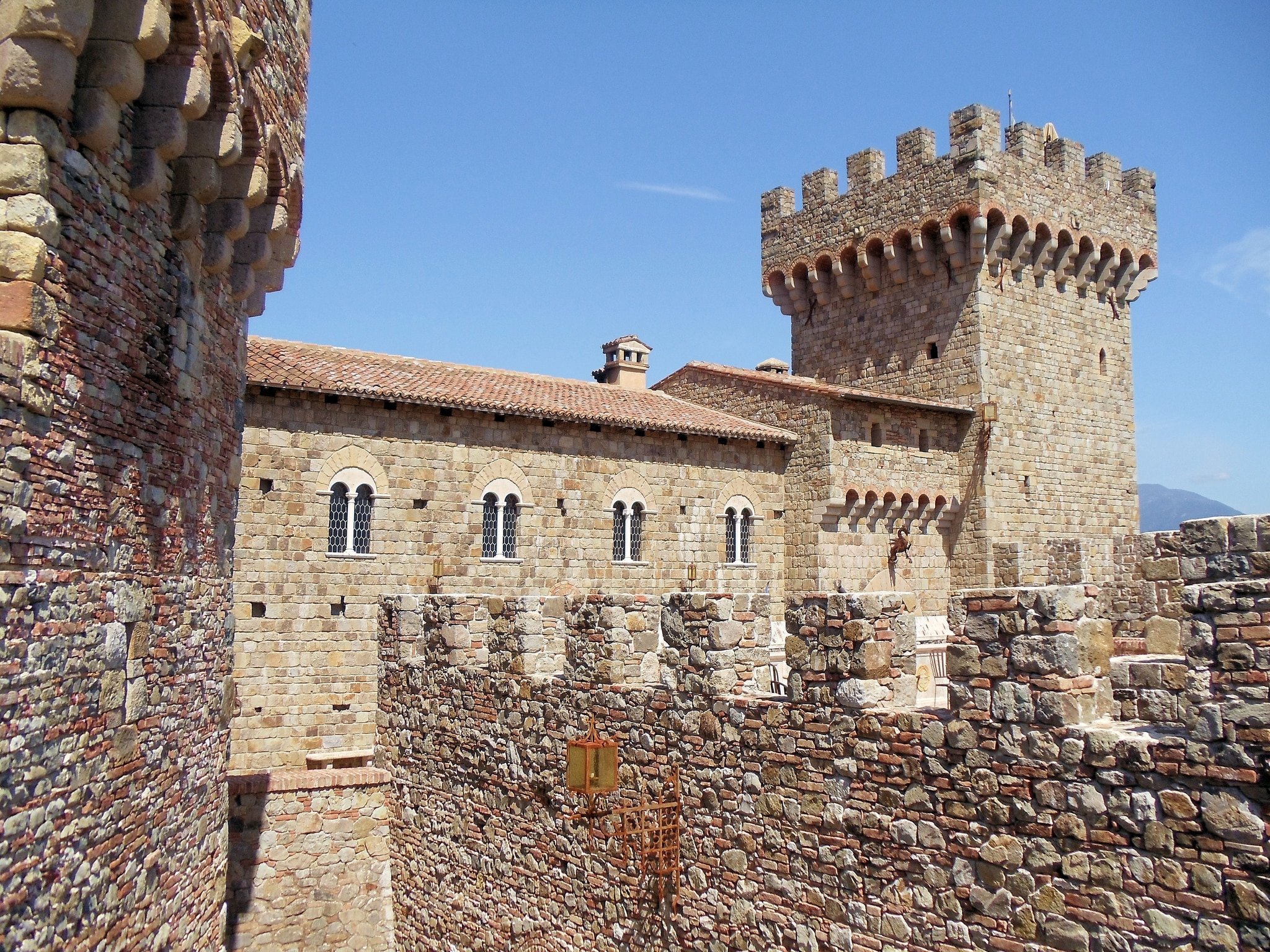 Traveling in USA: the Castello di Amora, CA