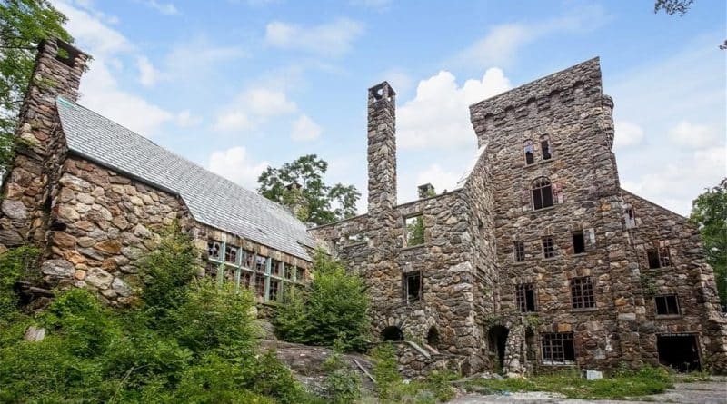 In new York for sale real castle