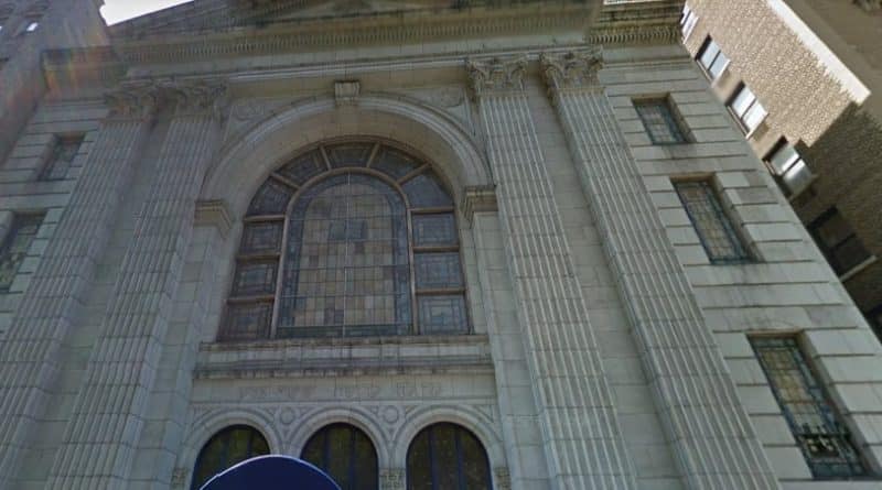 Place on the centenary of the synagogue in the Upper West side will build a condominium