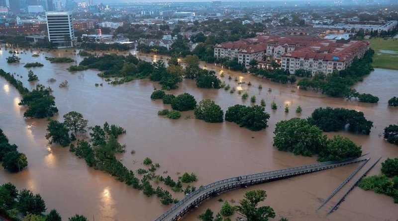 18-month-old baby survived in the Texas flood, clinging to dead mother