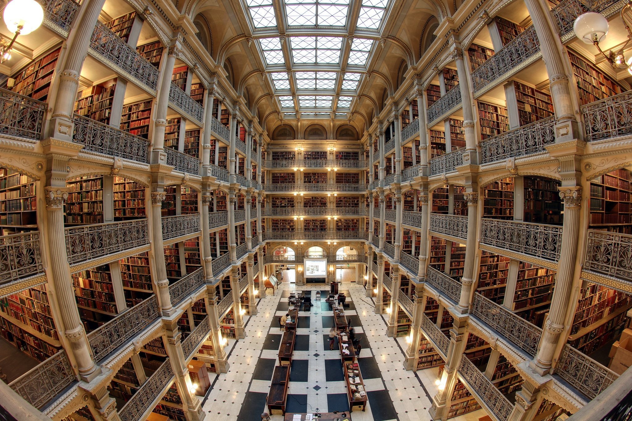 Traveling in USA: the library of George Peabody, Baltimore, Maryland