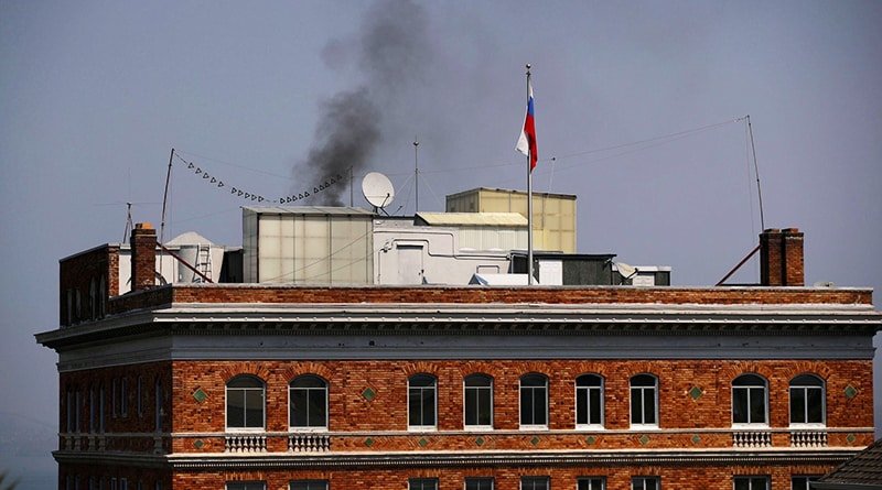 On the diplomatic facilities of the Russian Federation in the United States noticed a black smoke