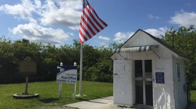 The smallest post office in America stood against Irma (photo)