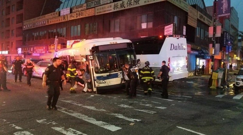 Two buses collided in Queens: three dead, 16 wounded