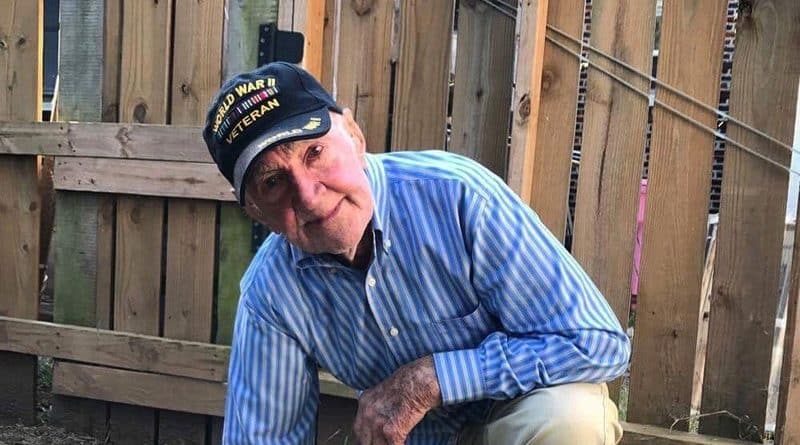 97-year-old veteran of the Second world knelt in protest (photo)