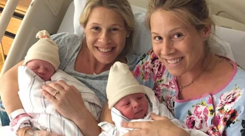 The twin sisters gave birth to children within a few hours (photos)