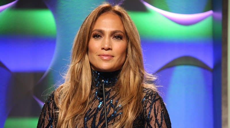 Jennifer Lopez is looking for a family in Puerto Rico after hurricane Maria