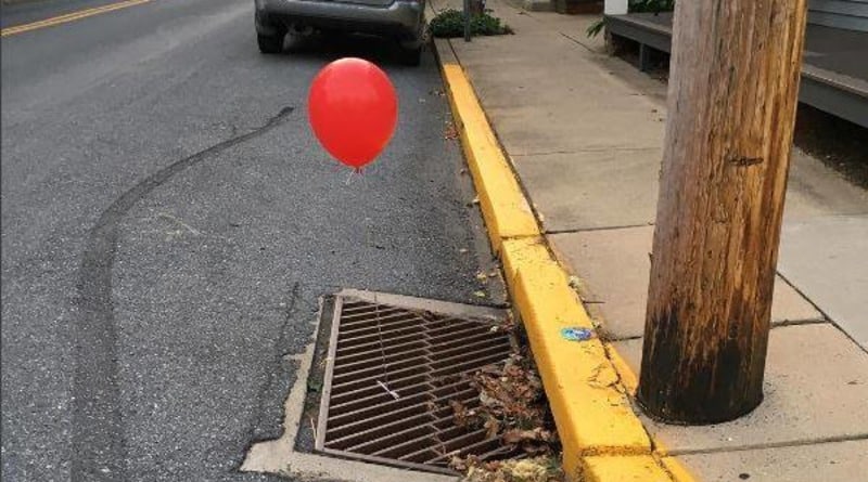 Balloon clown killer scared of the police (photo)