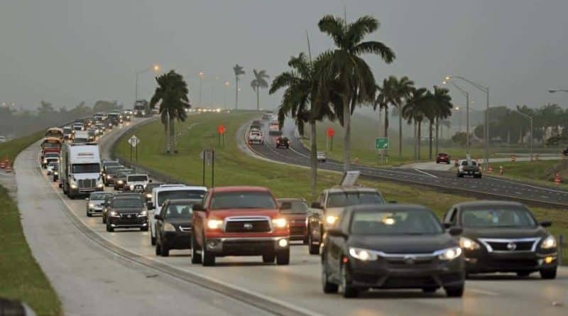 Half a million people leaving Florida, creating on the roads is a big traffic (video)