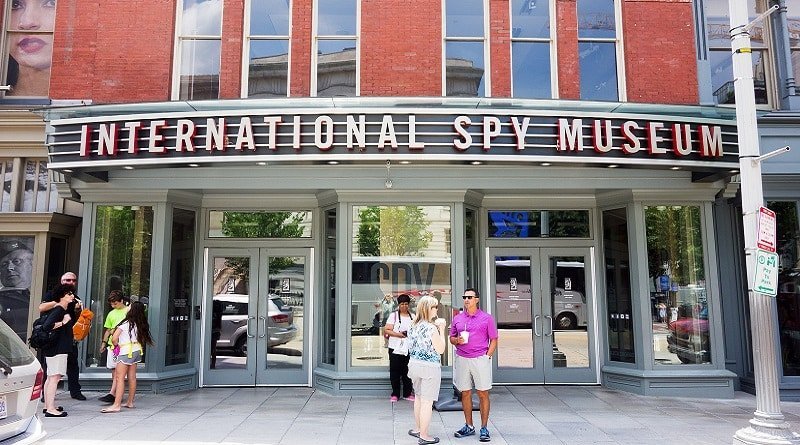Traveling the USA: the international spy Museum in Washington