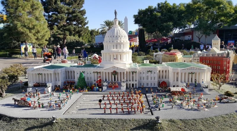 Legoland theme Park opens in new York
