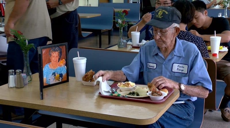 93-year-old man dines daily in a restaurant with photo of late wife