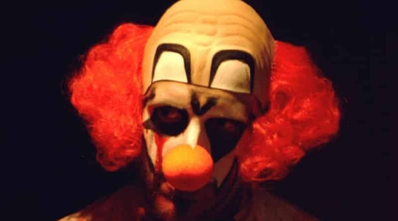 The police warns: wearing a clown costume on Halloween, you are risking your life