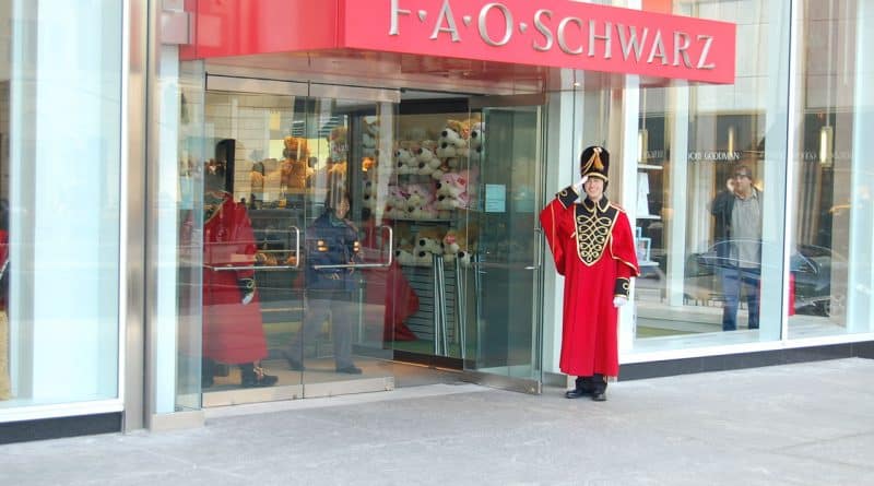 Toy store FAO Schwarz returns to new York