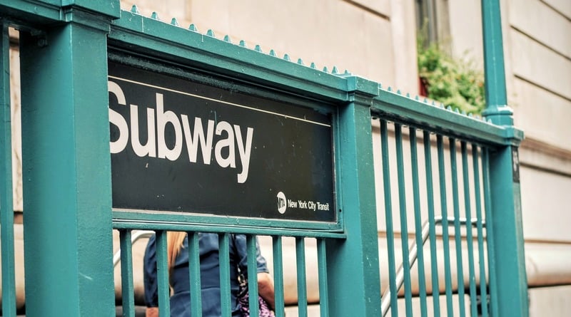 New Yorkers urged to actively deal with delays in the subway