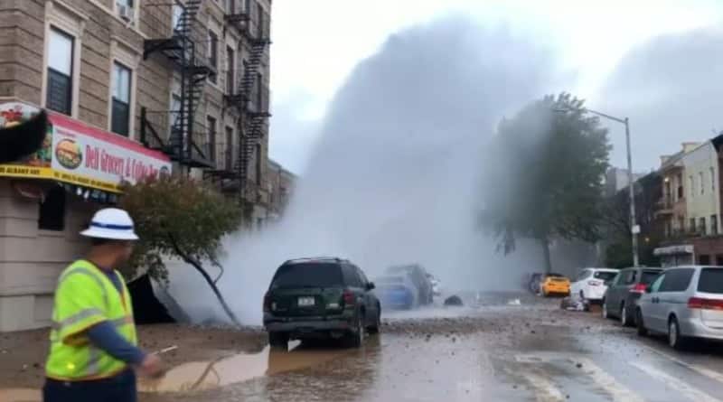 In Brooklyn the street turned into a river: residents evacuated (video)