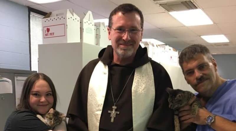 Atheists demand to cancel the blessing of the priest animals in new Jersey