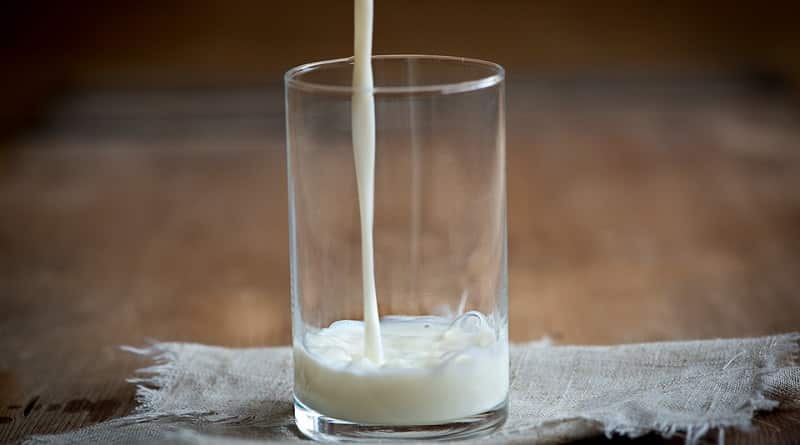 Officials are warning about the sale of potentially contaminated raw milk in new York and new Jersey