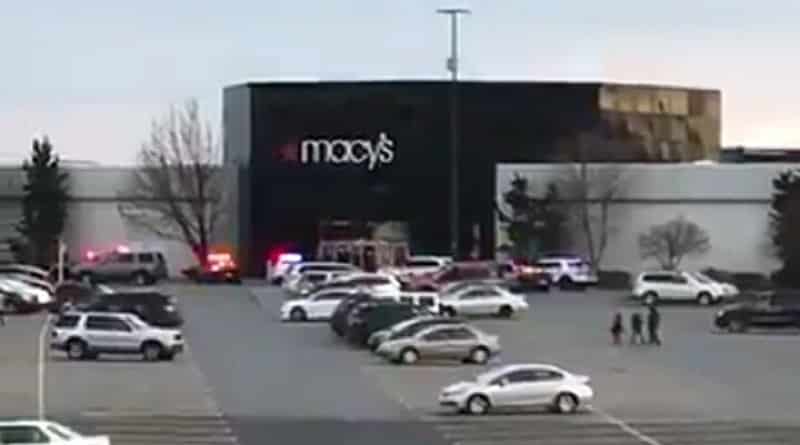 The shooting at the Mall in new York: 2 people injured
