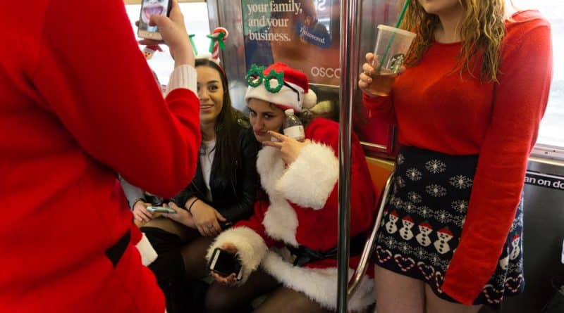 The consequences Santacon in new Jersey: 10 arrests, a police officer was hit in the face