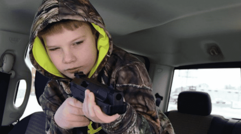 Nine-year-old boy with a pneumatic gun stopped a car thief
