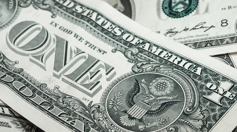 The dollar fell in price: should you worry?