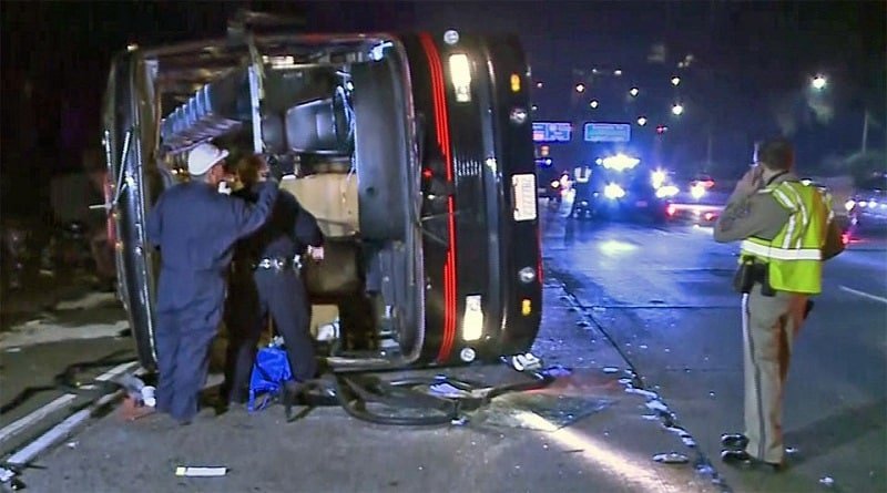 In San Francisco overturned a bus 29 passengers injured