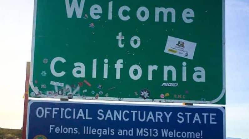 On the roads of California appeared fake signs, welcoming illegal immigrants and MS-13