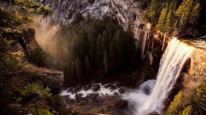 Thousands of Americans — against the construction of a Starbucks in Yosemite