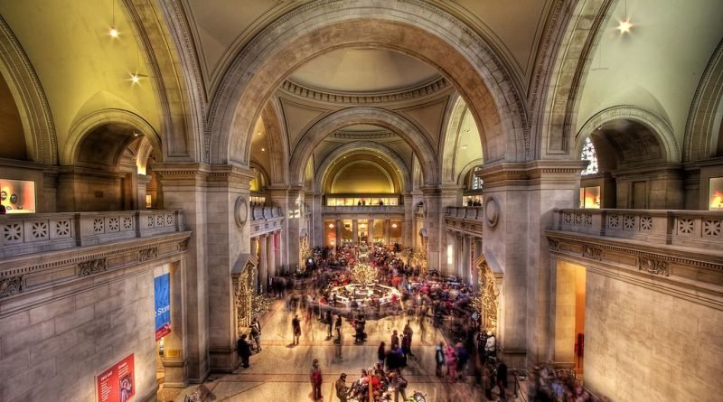 The Metropolitan Museum has set the entry price for the first time in 50 years