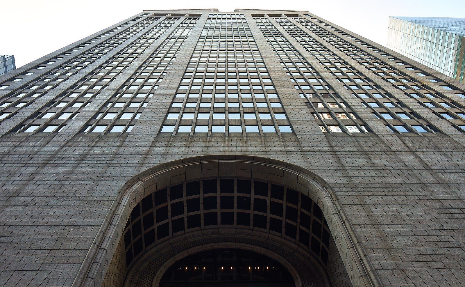 A famous skyscraper in new York city will lose its luxurious lobby